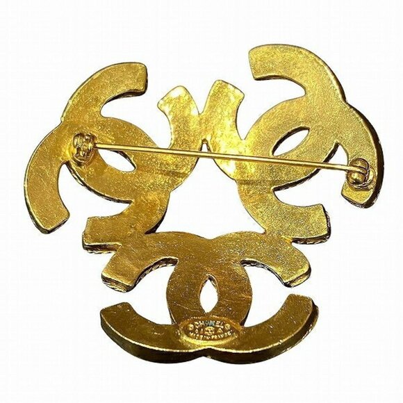 CHANEL Gold Logo Brooch - Picture 2 of 9